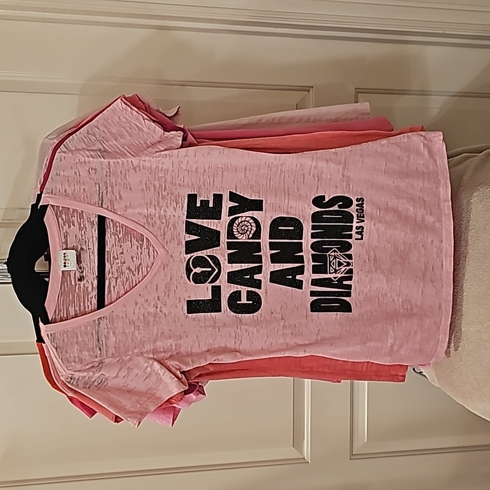 XL pink t-shirt